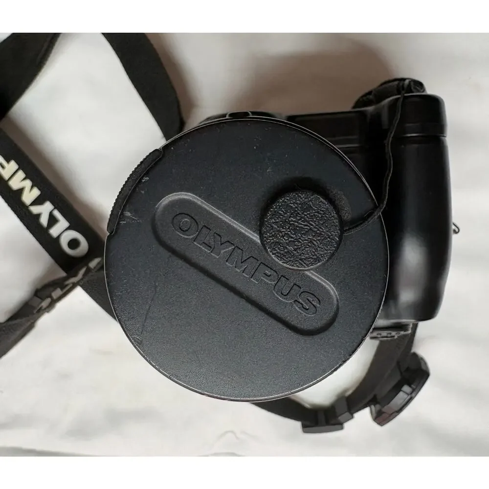 Olympus IS-3 DLX 35mm Film SLR Camera 35-180mm Powers On Untested Vivitar Flash